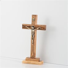 Crucifix sur socle avec corpus en étain plaqué bronze